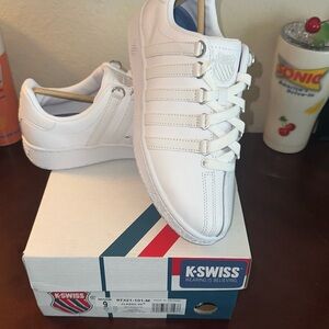 n’s Size 9 Classic KSwiss…..Never Worn